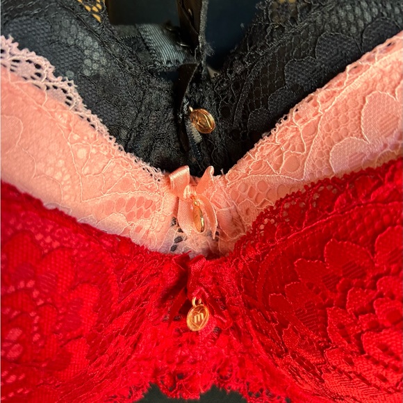 Women’s NWT set of 3 bras. 34C - Picture 2 of 5